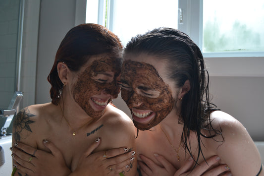 ROUTINE D’AUTOBRONZANT À LA MAISON